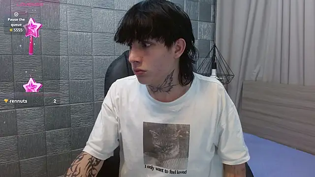 Iantwink18 live sex cam