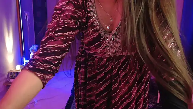 Mitikaa live sex cam