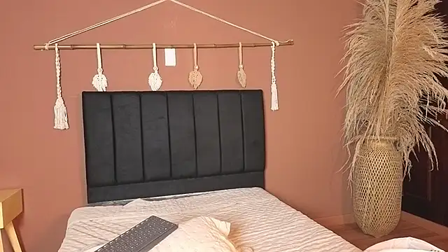 nikolevoshkie_'s cam snapshot