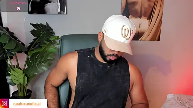 noah_crux live sex cam
