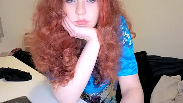 ENGLISHEMILY_69's cam snapshot