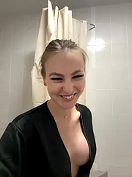 YungTessa's cam snapshot