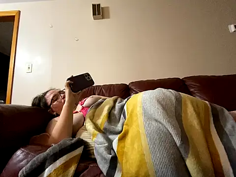 SquirtlegirlygirlmM's cam snapshot