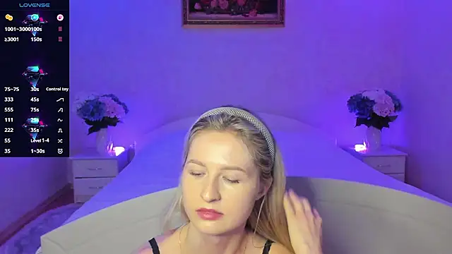 Julie_Blaze's cam snapshot