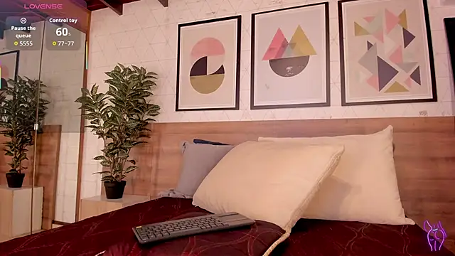 LunaRuso's cam snapshot