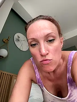 UmaTruewoman live sex cam