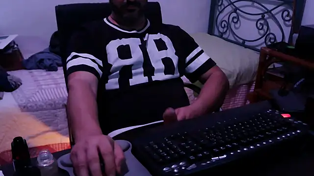 Italian_dark_desire's cam snapshot