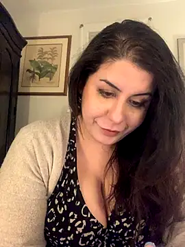 holyeroticss live sex cam