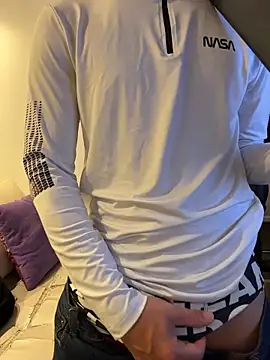 AdrianRinaldi live sex cam