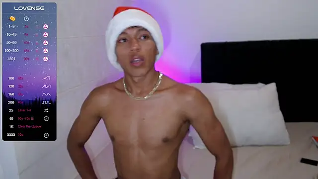 santinaughty's cam snapshot