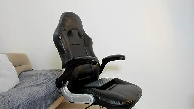 Biscuit_oliva's cam snapshot