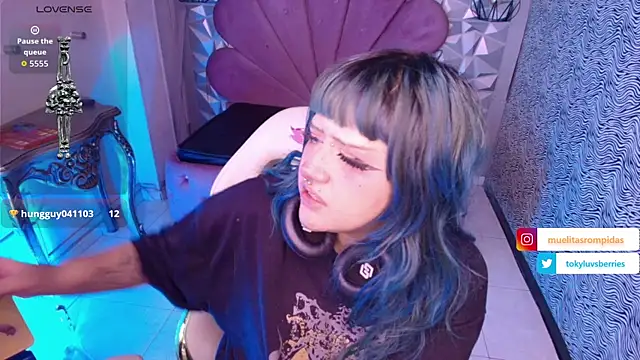 toky_doll's cam snapshot