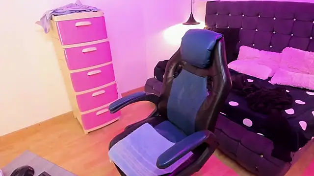 Aliciia_cute1's cam snapshot