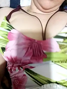 Rouzalinda's cam snapshot