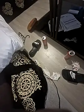 PlasticSurface727's cam snapshot