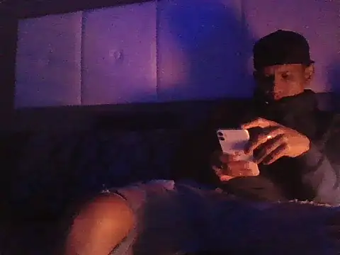 oiram27 live sex cam