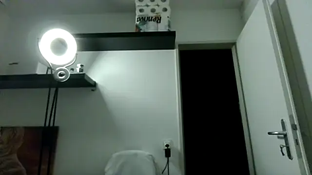 alpha-hunk live sex cam