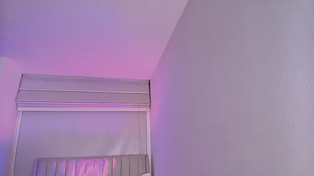 ArianaReynoldss's cam snapshot