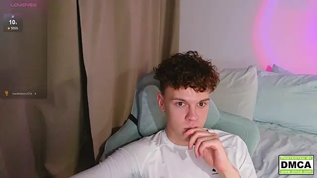 cute_thomas live sex cam