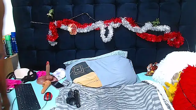 TaurusClitCake's cam snapshot