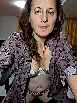 Sweet-milf-'s cam snapshot