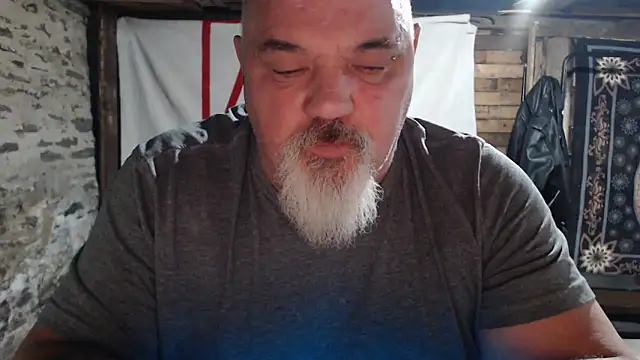 Newfiesausage1972's cam snapshot