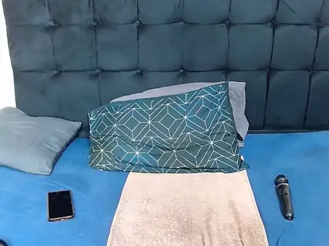 CaramelBootty's cam snapshot