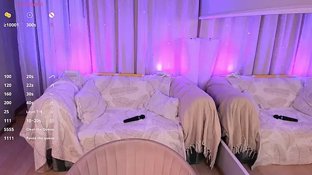 MilliMouse live sex cam