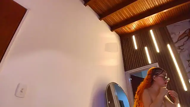 Pleasure_Vibes23's cam snapshot