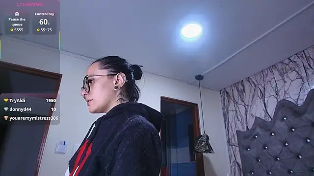 Zami_Escobar_of's cam snapshot