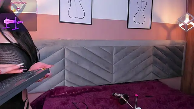 Mia_Valentine_'s cam snapshot