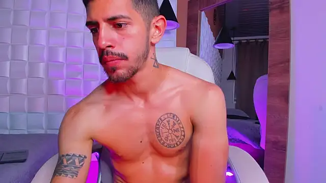 AlejandroStormm's cam snapshot