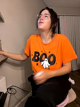 SafeinouterSpace live sex cam