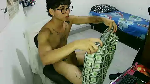 Dillom420 live sex cam