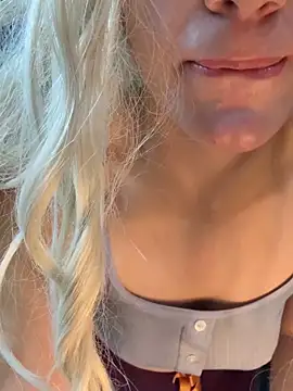 Manolya3434 live sex cam