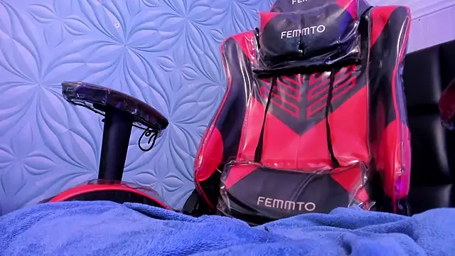 Milk_max_18 live sex cam