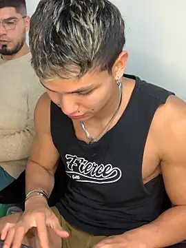 mirallesandbig live sex cam