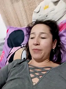 emilypoppy3 live sex cam