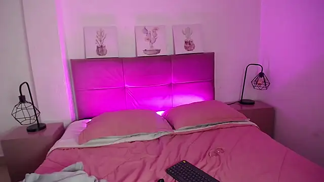 Pamela_Johnsn's cam snapshot