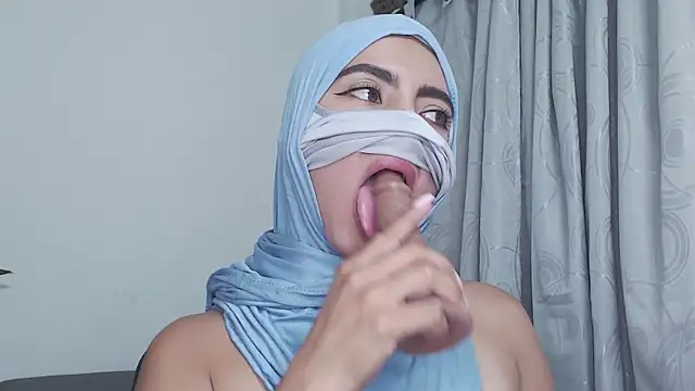 jade_nassar's cam snapshot