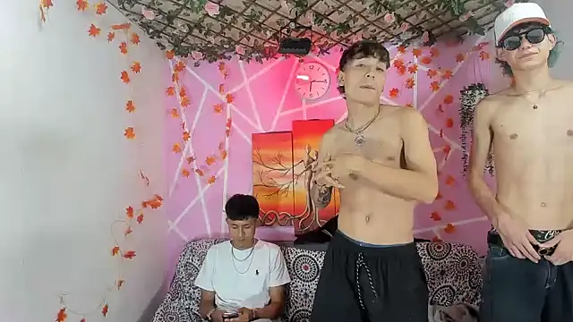 Fresahot2005 live sex cam