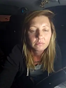 SheIsSomething live sex cam