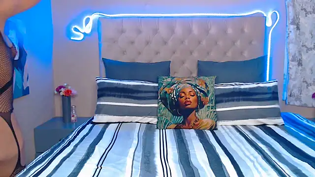 NikkyDangerr live sex cam