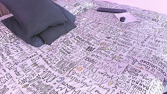 rebeca_cortez_'s cam snapshot