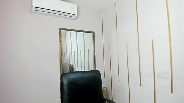 Nayariskaya's cam snapshot