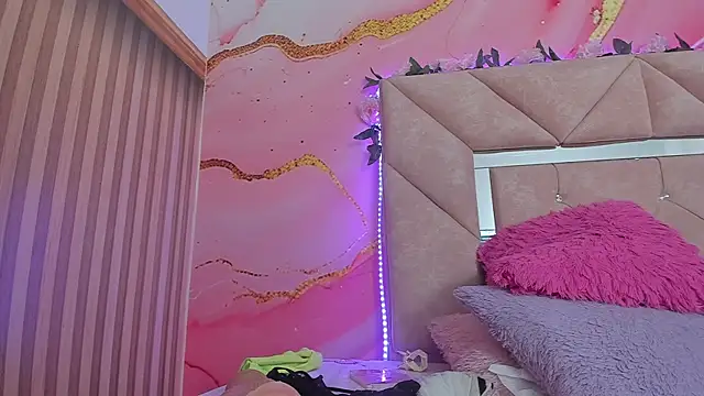 Taylor__cooper's cam snapshot