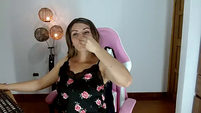 nanis_milf's cam snapshot