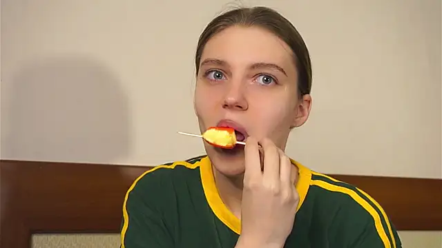 RoslynArcuo's cam snapshot