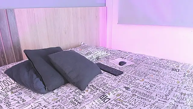 rebeca_cortez_'s cam snapshot