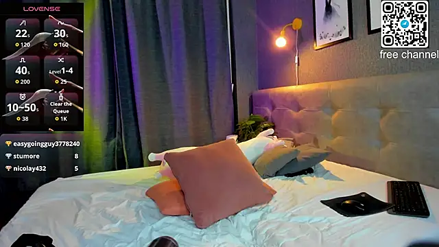 Aly_Alyc's cam snapshot